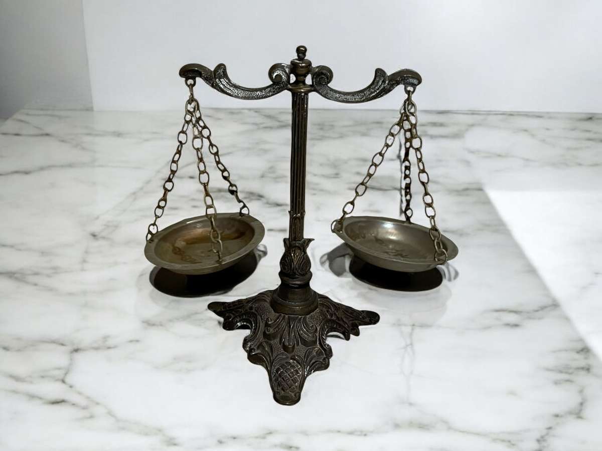 Ornament Scale Italy small