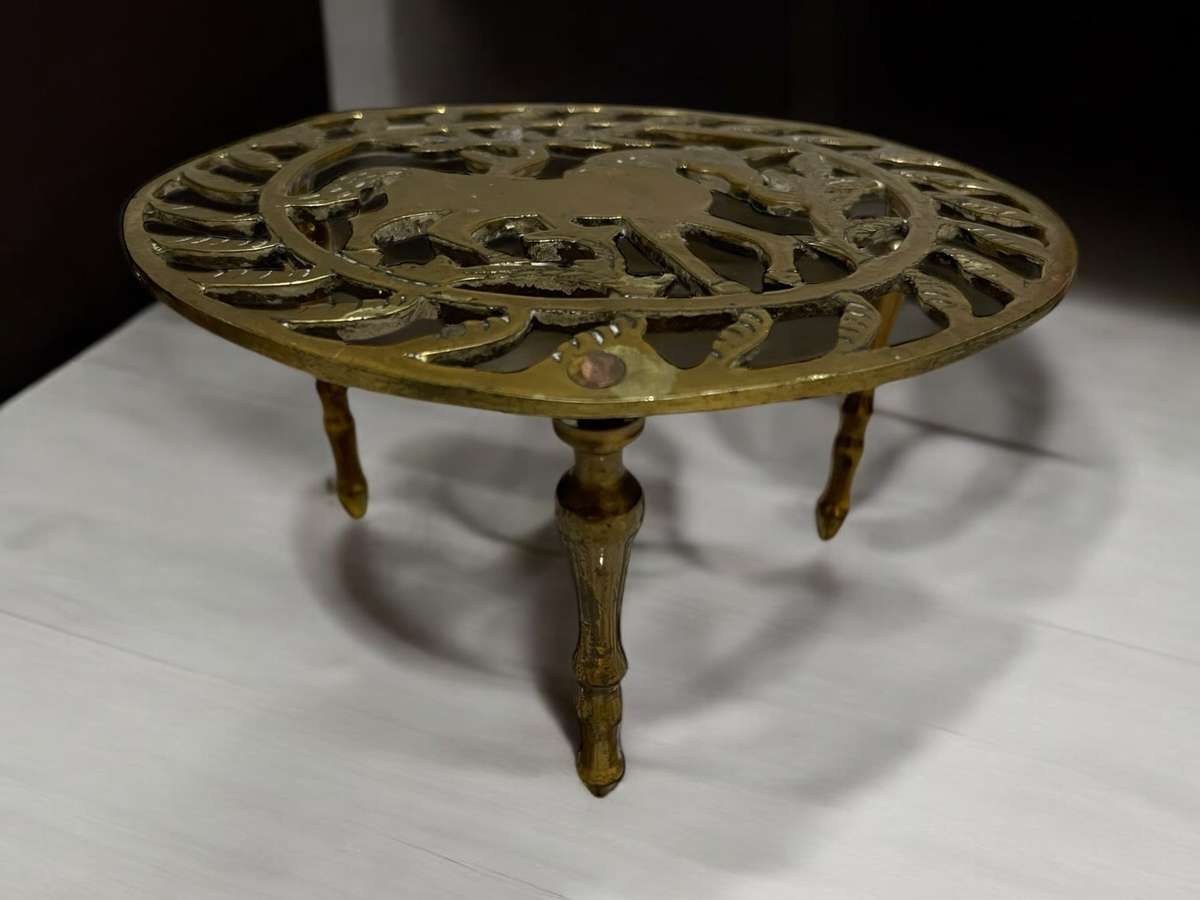 Trivet brass