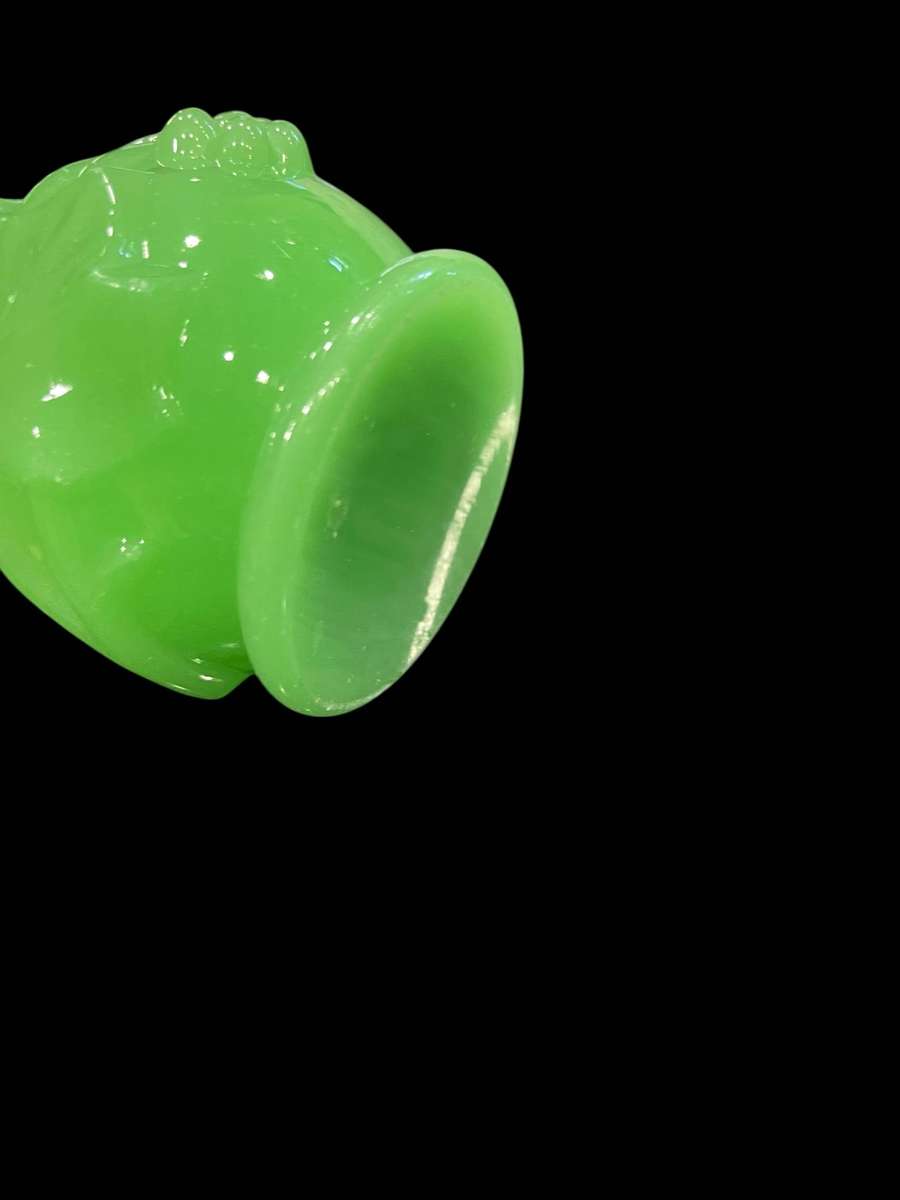 Vase Uranium Opalene