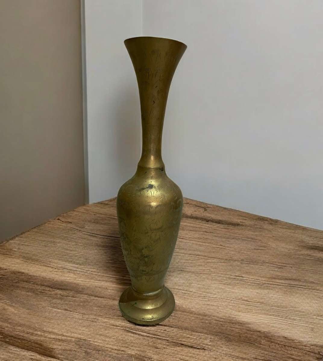 Vase brass