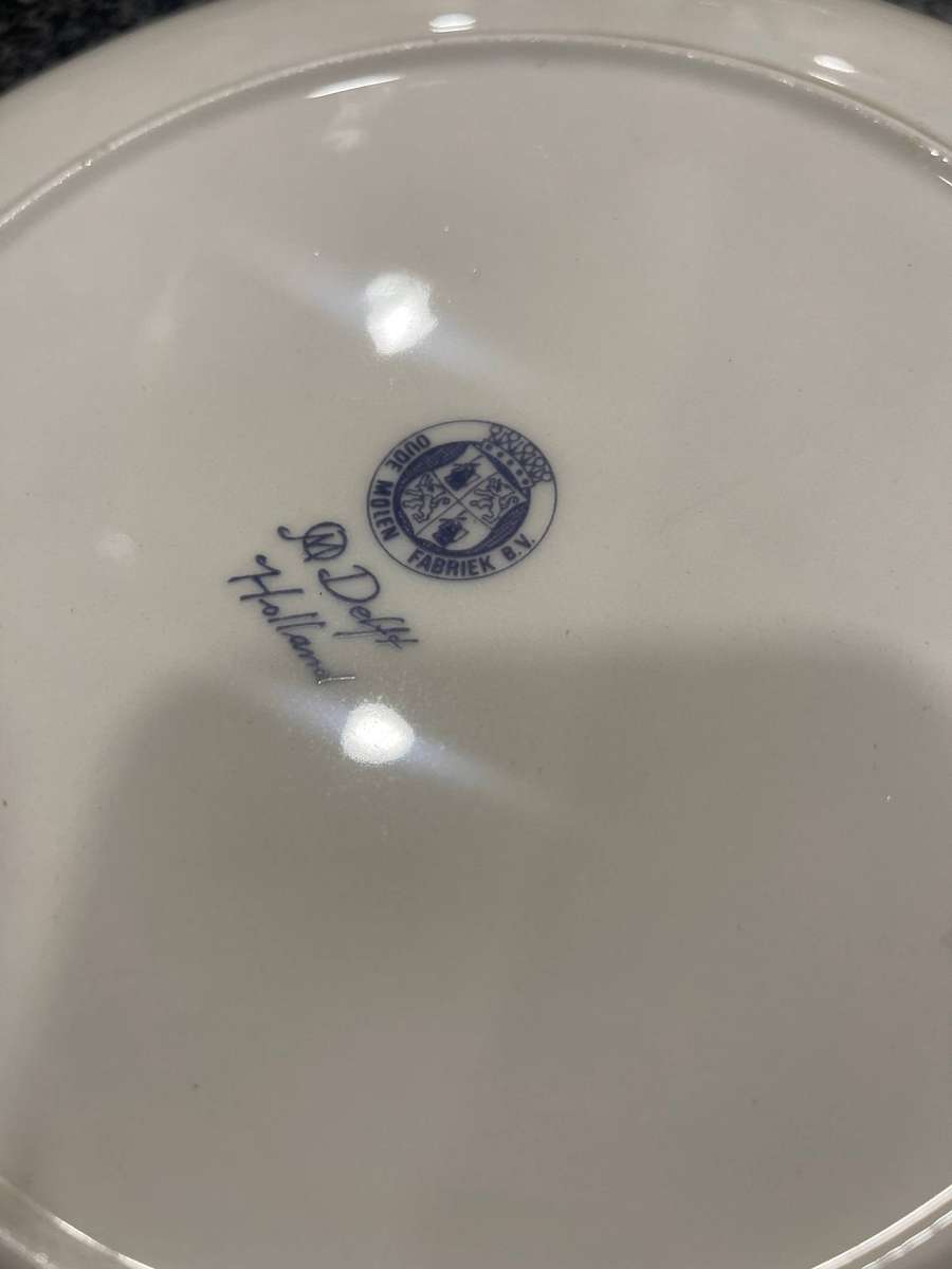 Plate display Delft