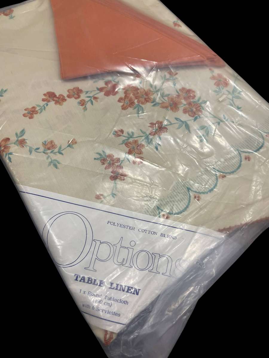 Tablecloth napkins vintage