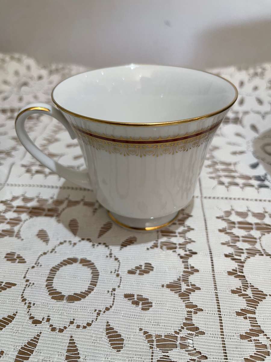 Teacups Noritake Doral Maroon each