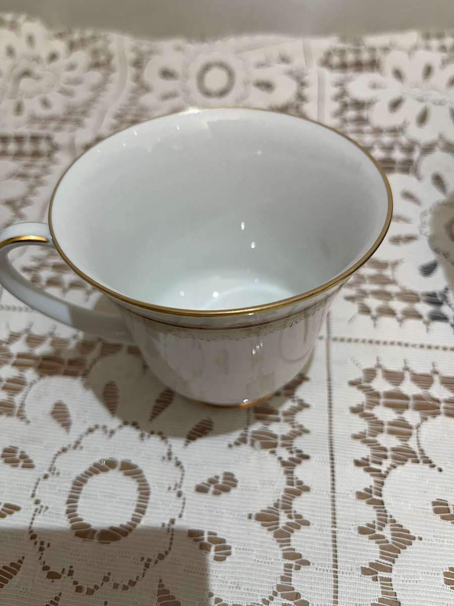 Teacups Noritake Doral Maroon each