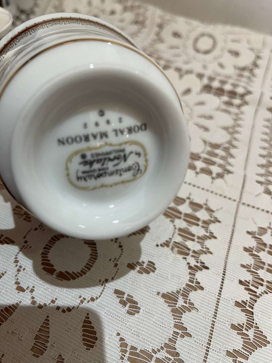 Teacups Noritake Doral Maroon each