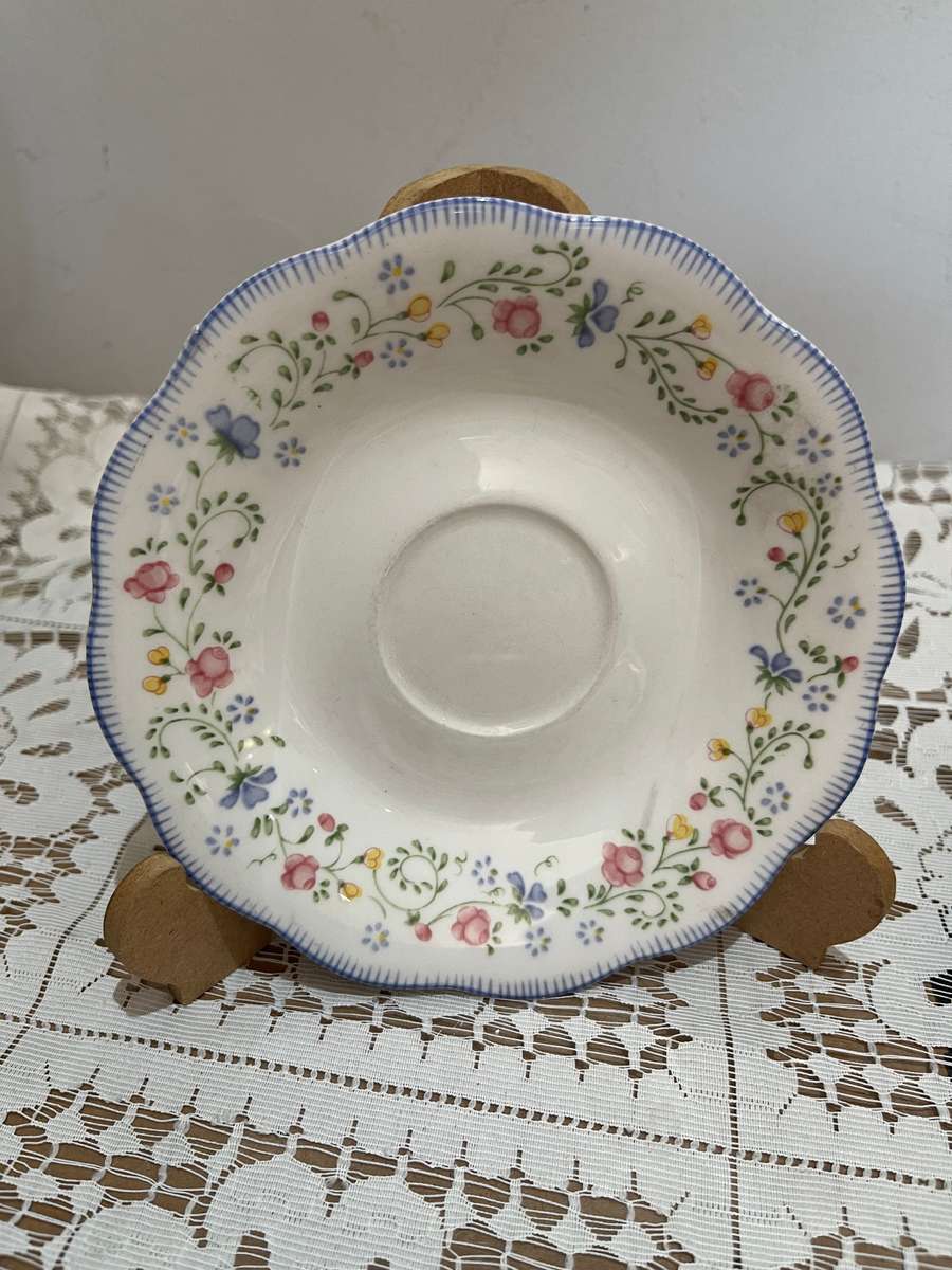 Saucers Nikko American Country each