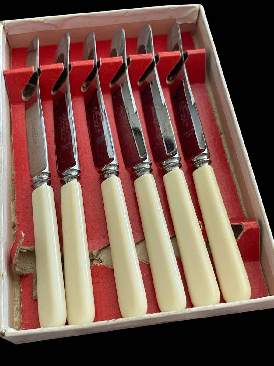 Butter knivesx6(NR3)