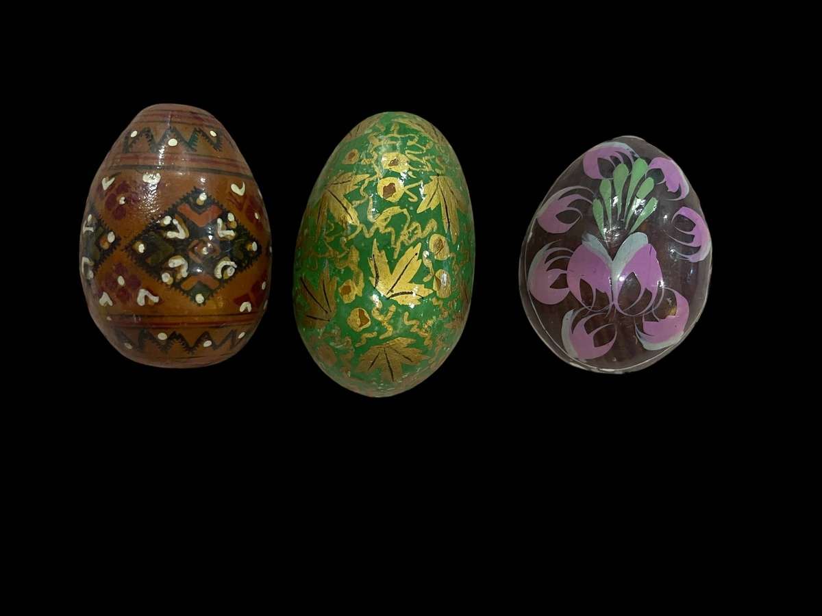 Ornament eggsNR5-7)