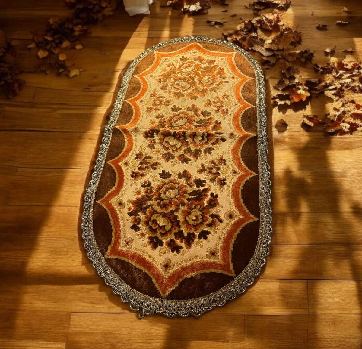 Table centre pieces/runners/ doilies velveteen each