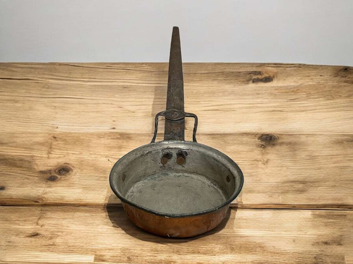 Pan copper antique