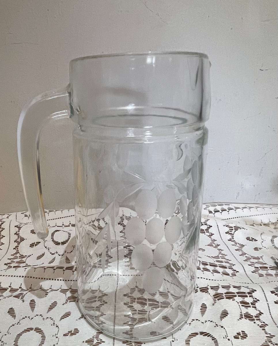 Jug grape etched