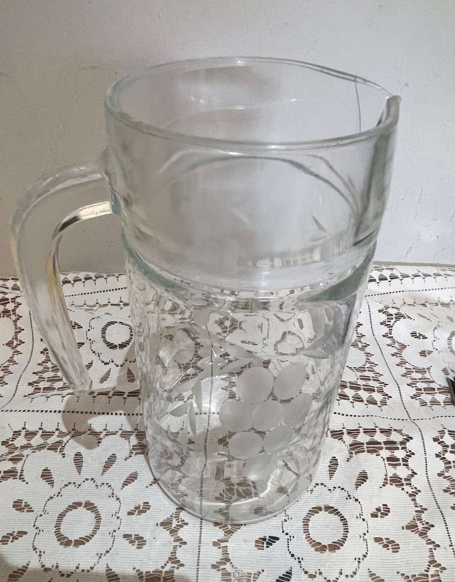 Jug grape etched