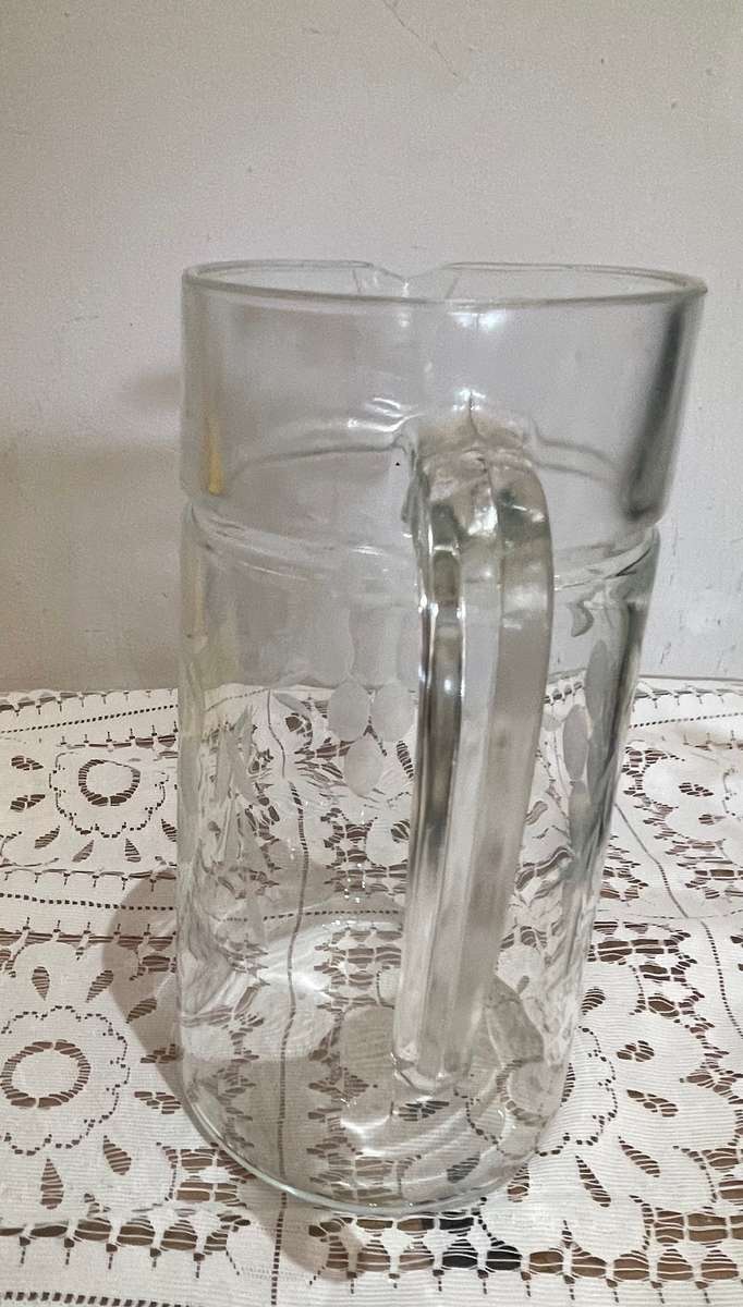 Jug grape etched