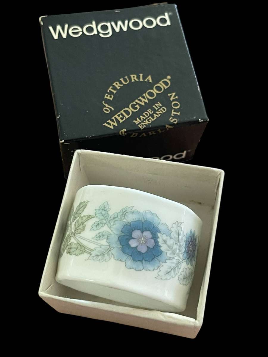Napkin/serviette  rings /holders x6 Wedgwood