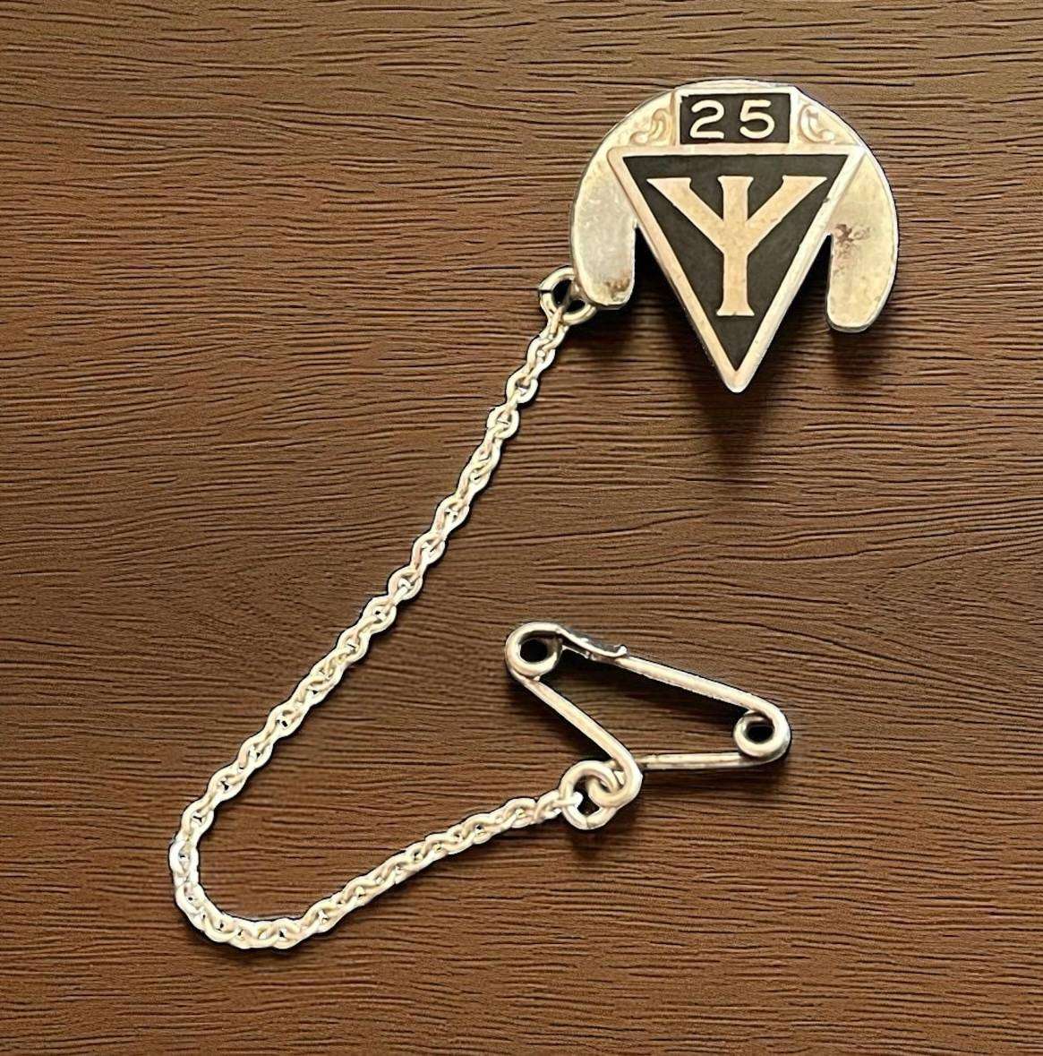 Badge Iskor Sterling silver