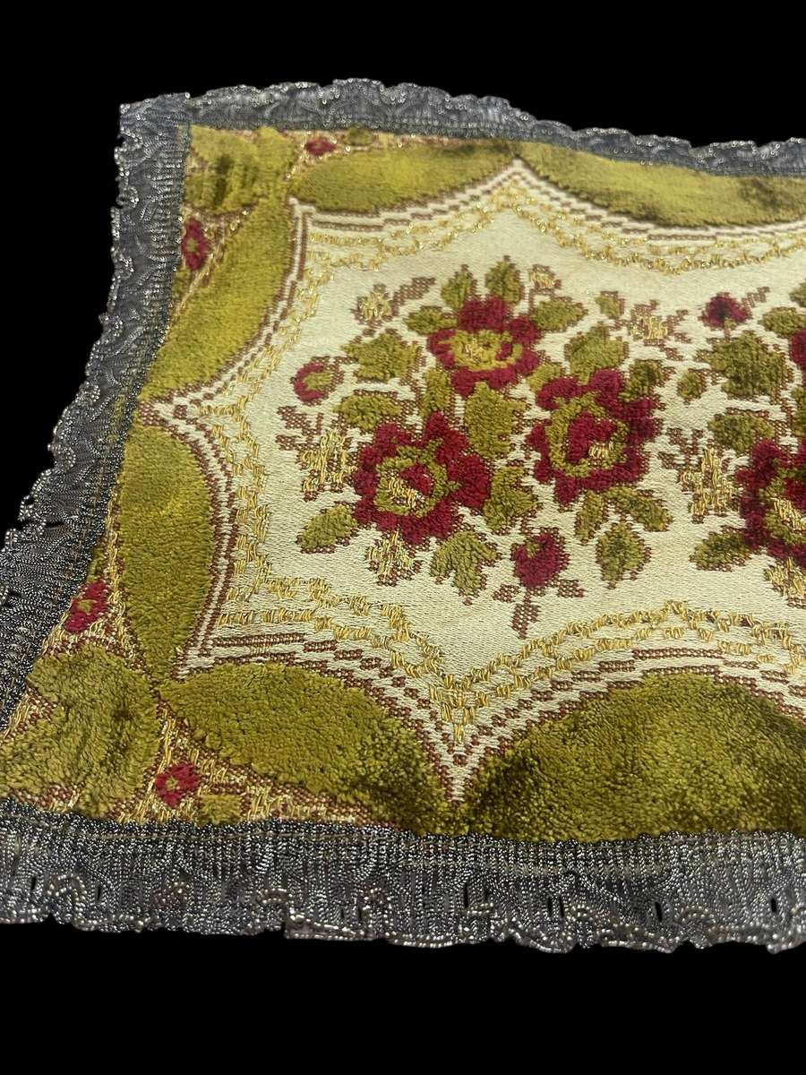 Doilie brocade velveteen