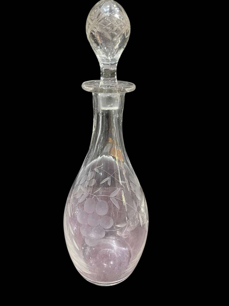 Decanter grape etched
