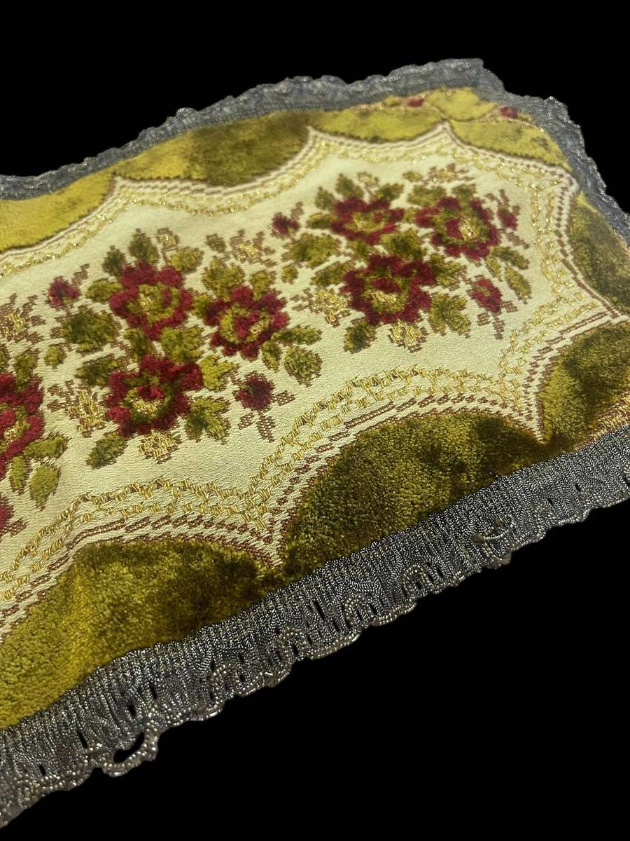 Doilie brocade velveteen