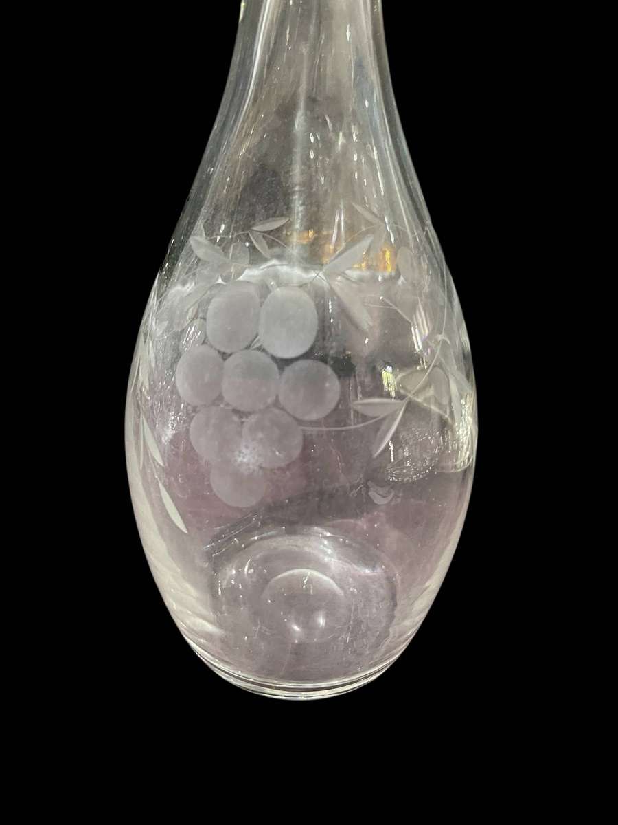 Decanter grape etched
