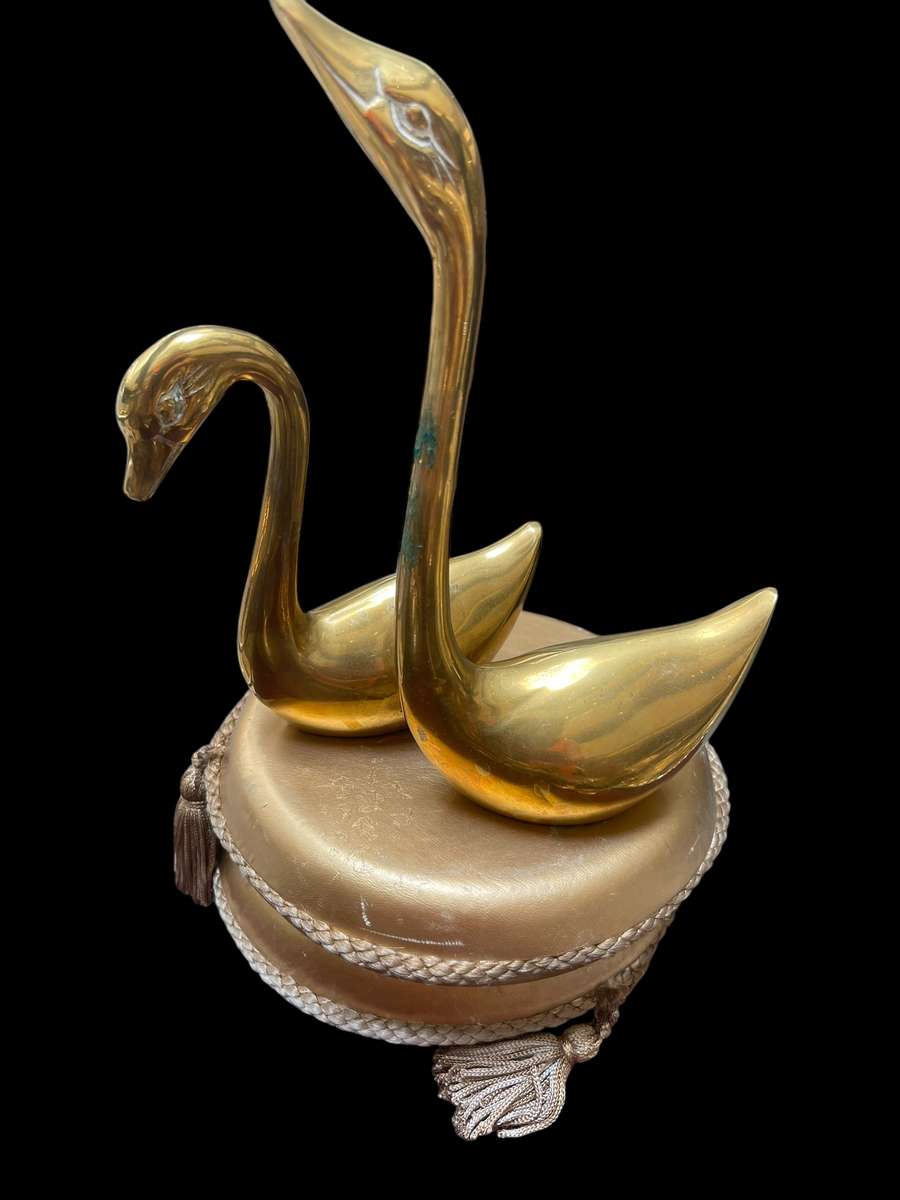 Ornaments swans brass set