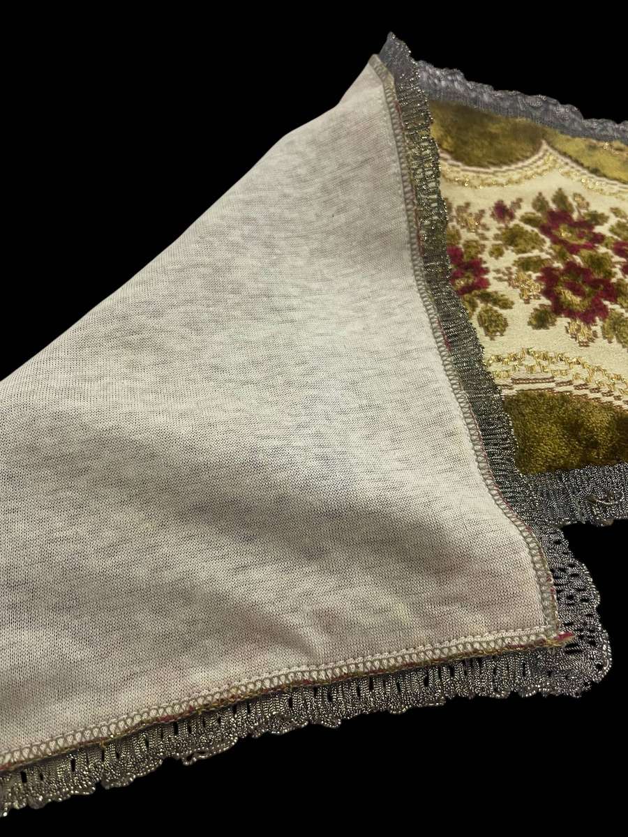 Doilie brocade velveteen