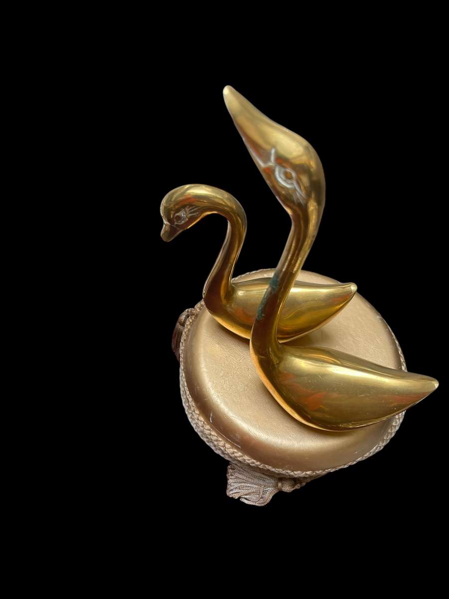 Ornaments swans brass set
