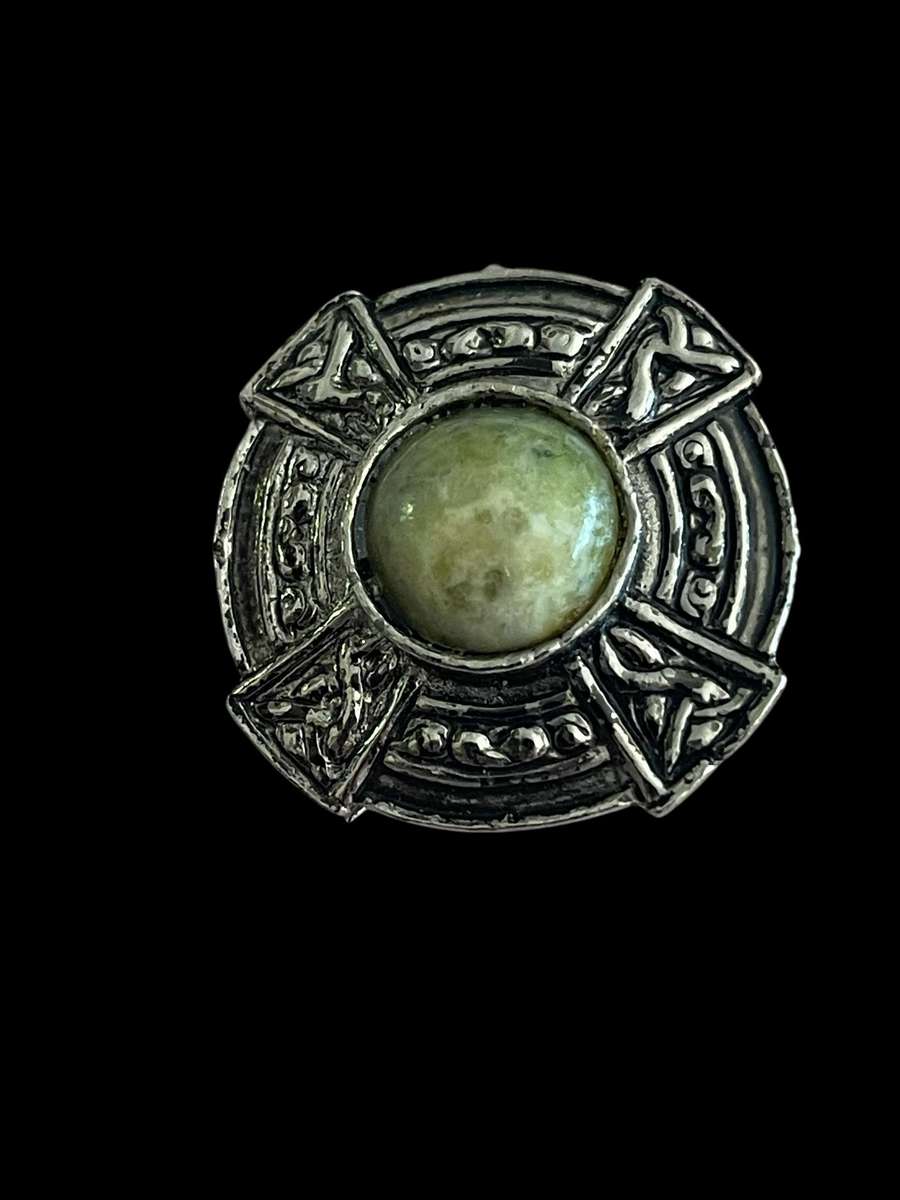 Brooch Celtic knot shield Irish vintage(M)