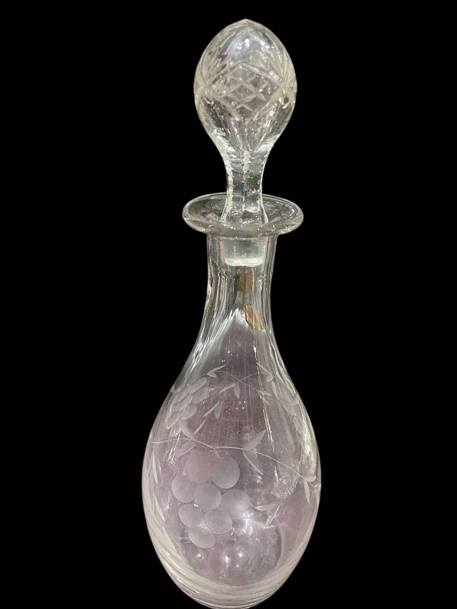 Decanter grape etched