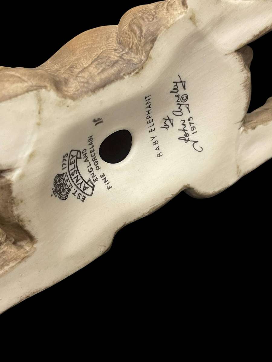 Ornament elephant Aynsley