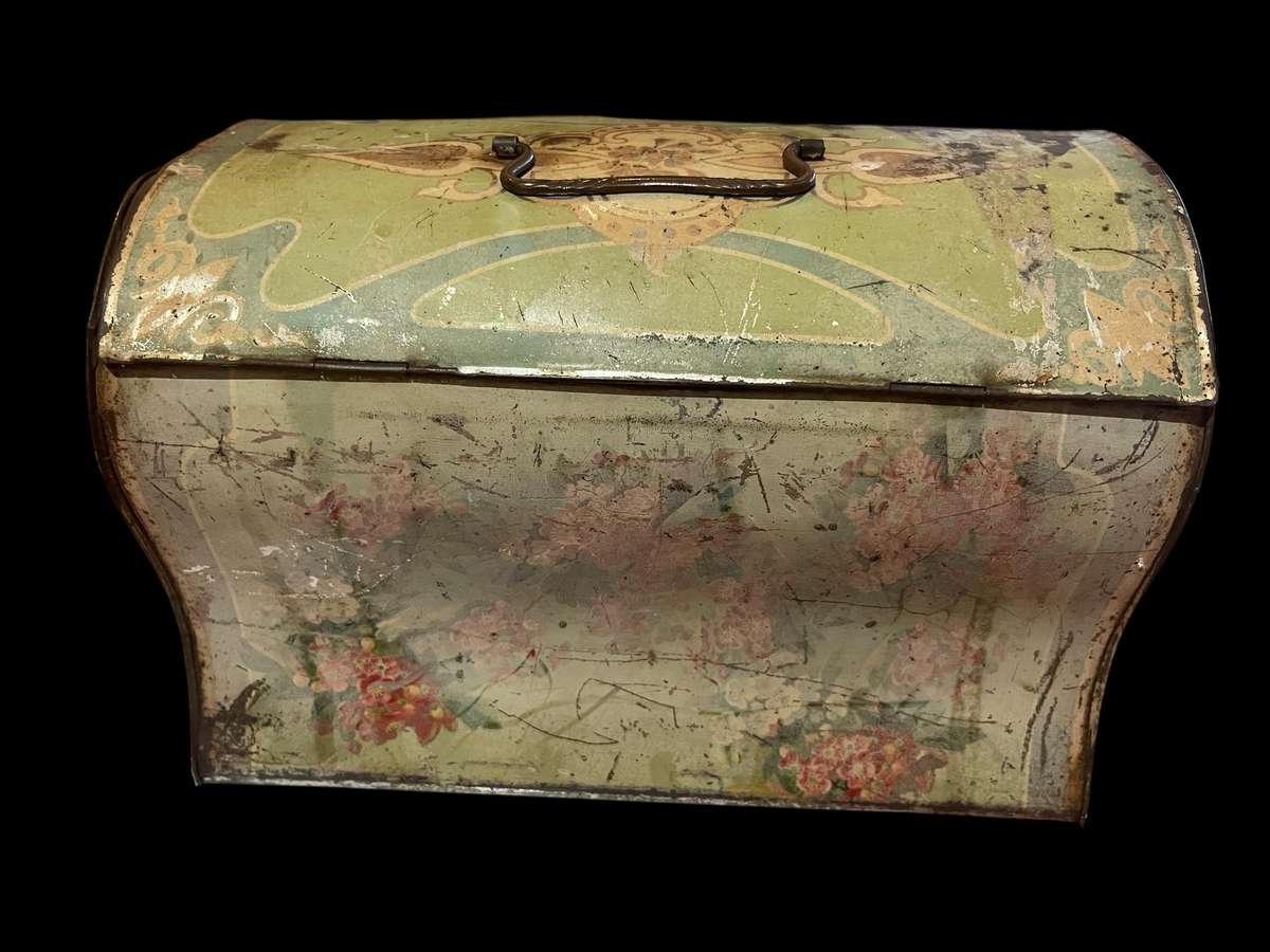 Ornament tin antique