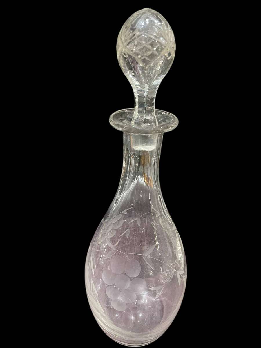 Decanter grape etched