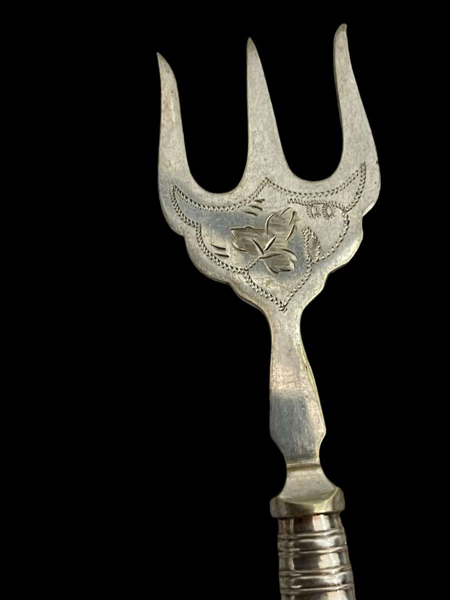 Pastry/sardine fork mother of pearl(nr2)