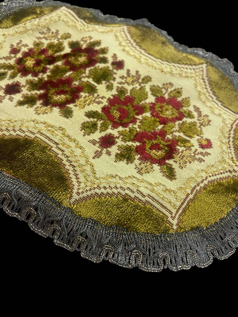 Doilie brocade velveteen