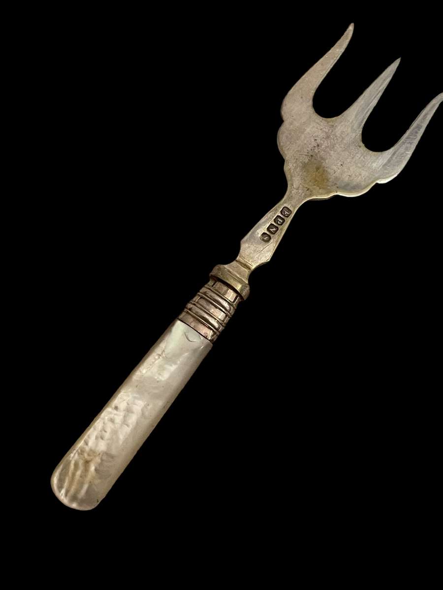 Pastry/sardine fork mother of pearl(nr2)