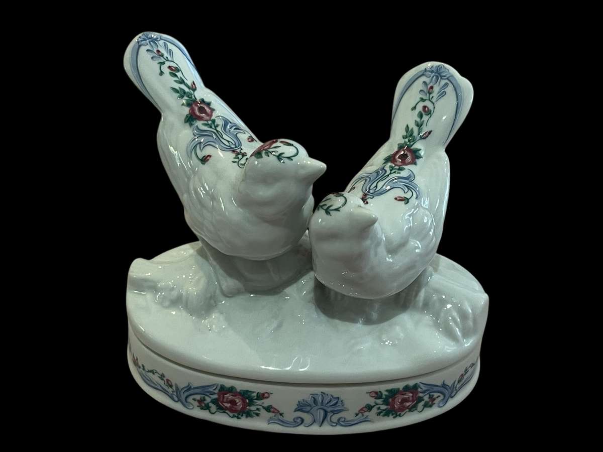 Jewellery/trinket holder Elizabeth Arden