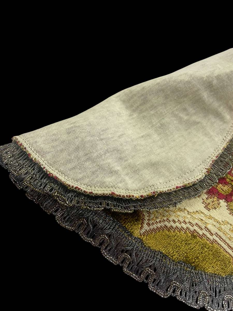 Doilie brocade velveteen