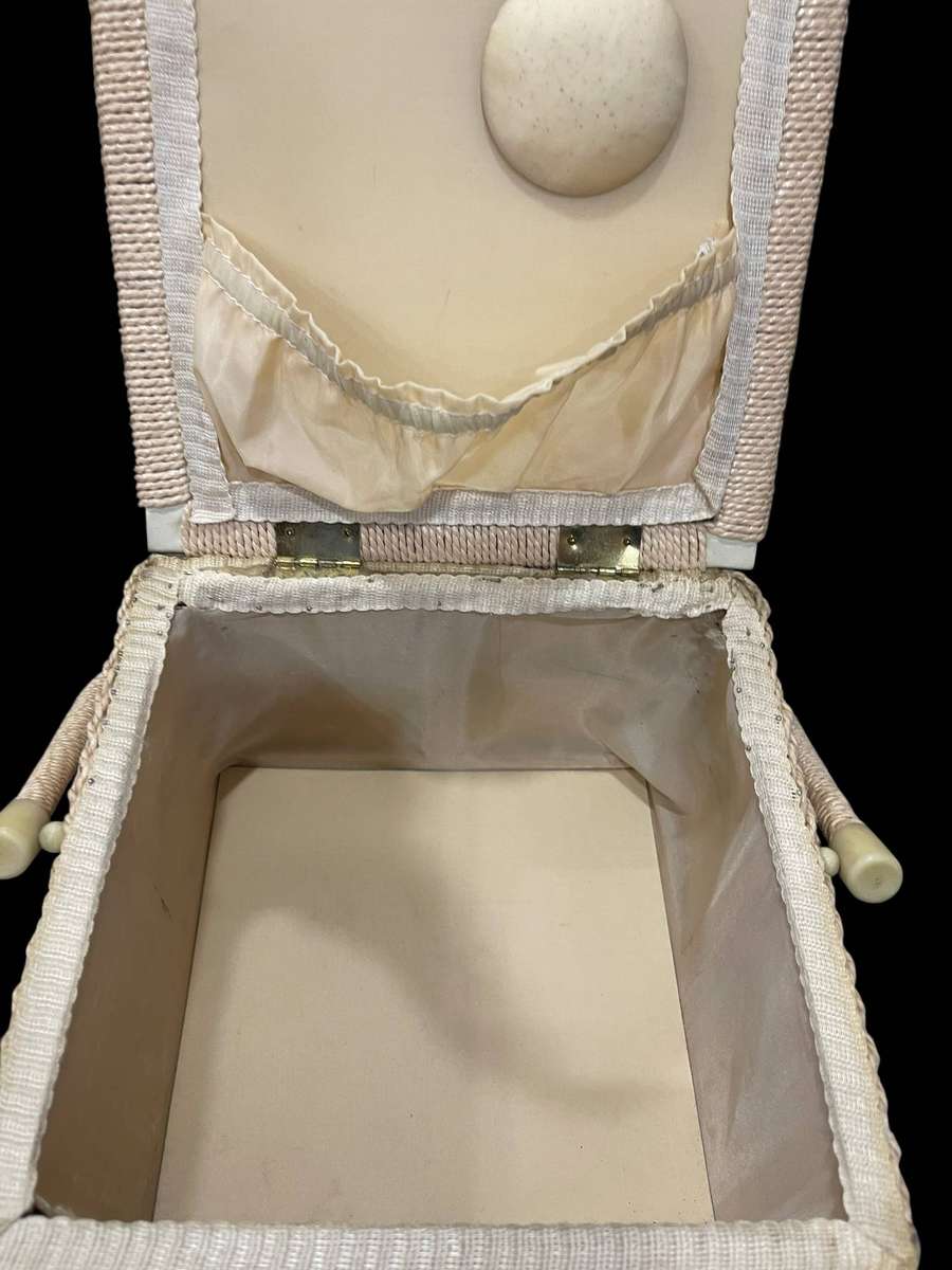 Needlework/sewing basket