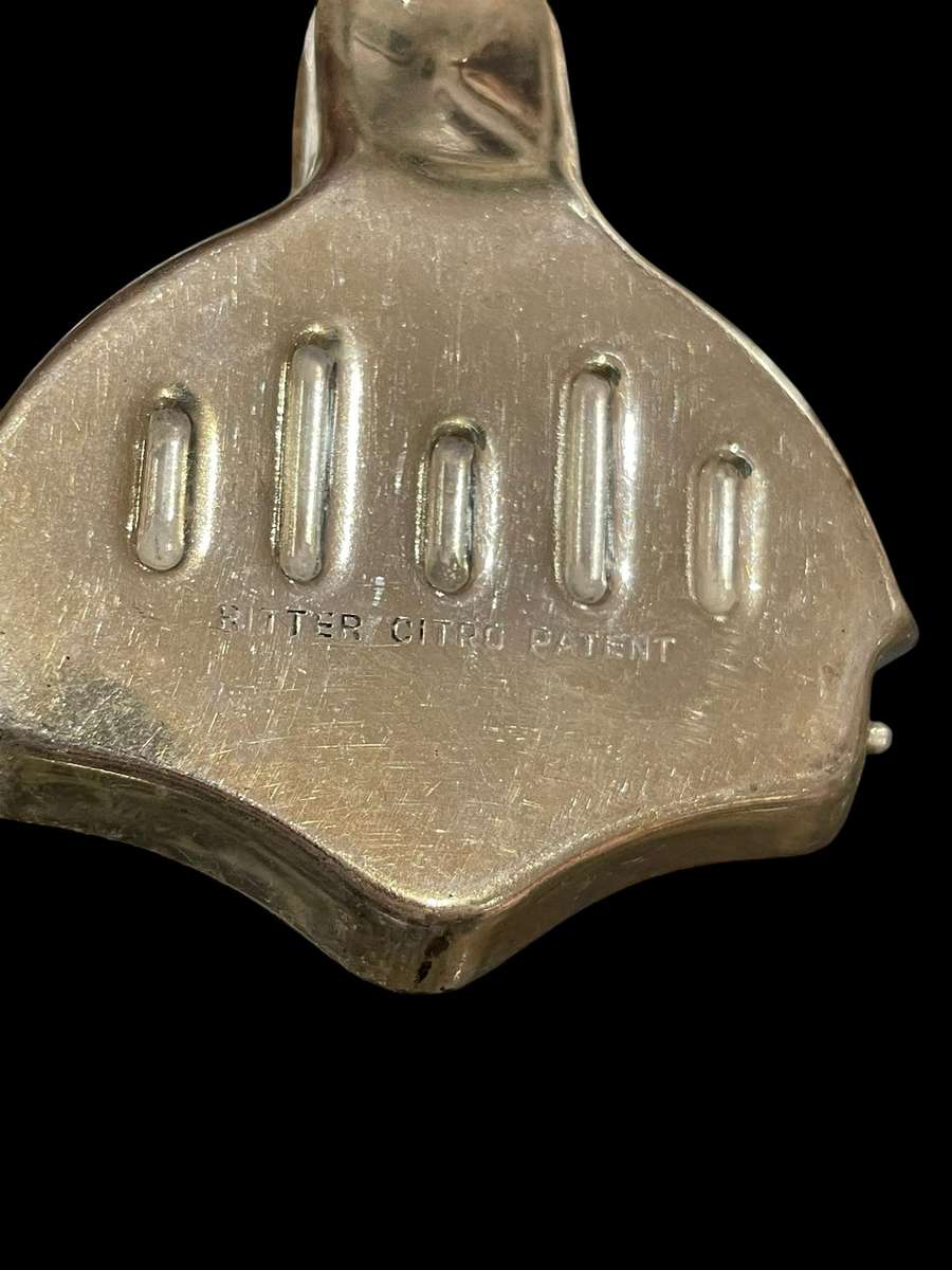 Lemon wedge squeezers each