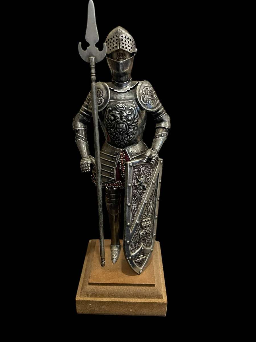 Ornament knight in armour