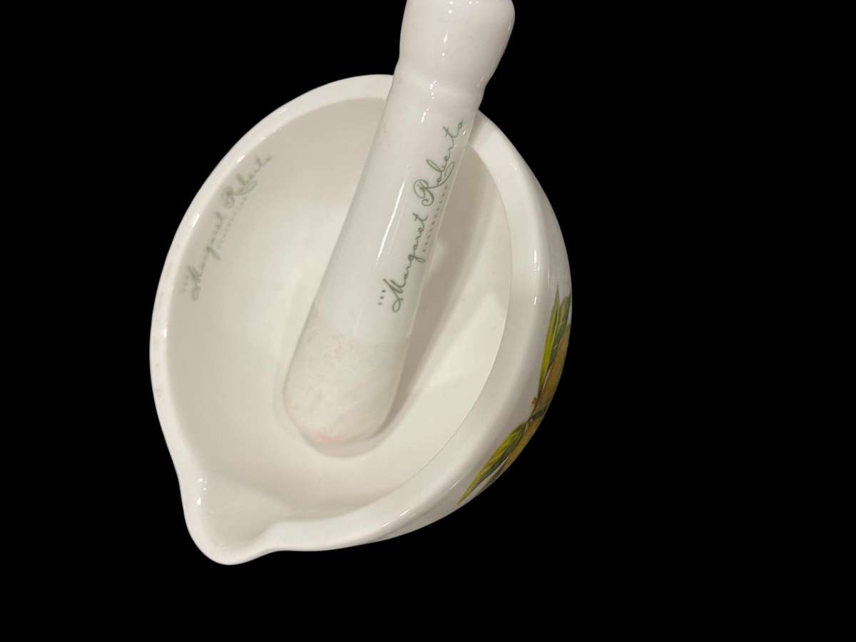 Mortar pestle Margaret Roberts