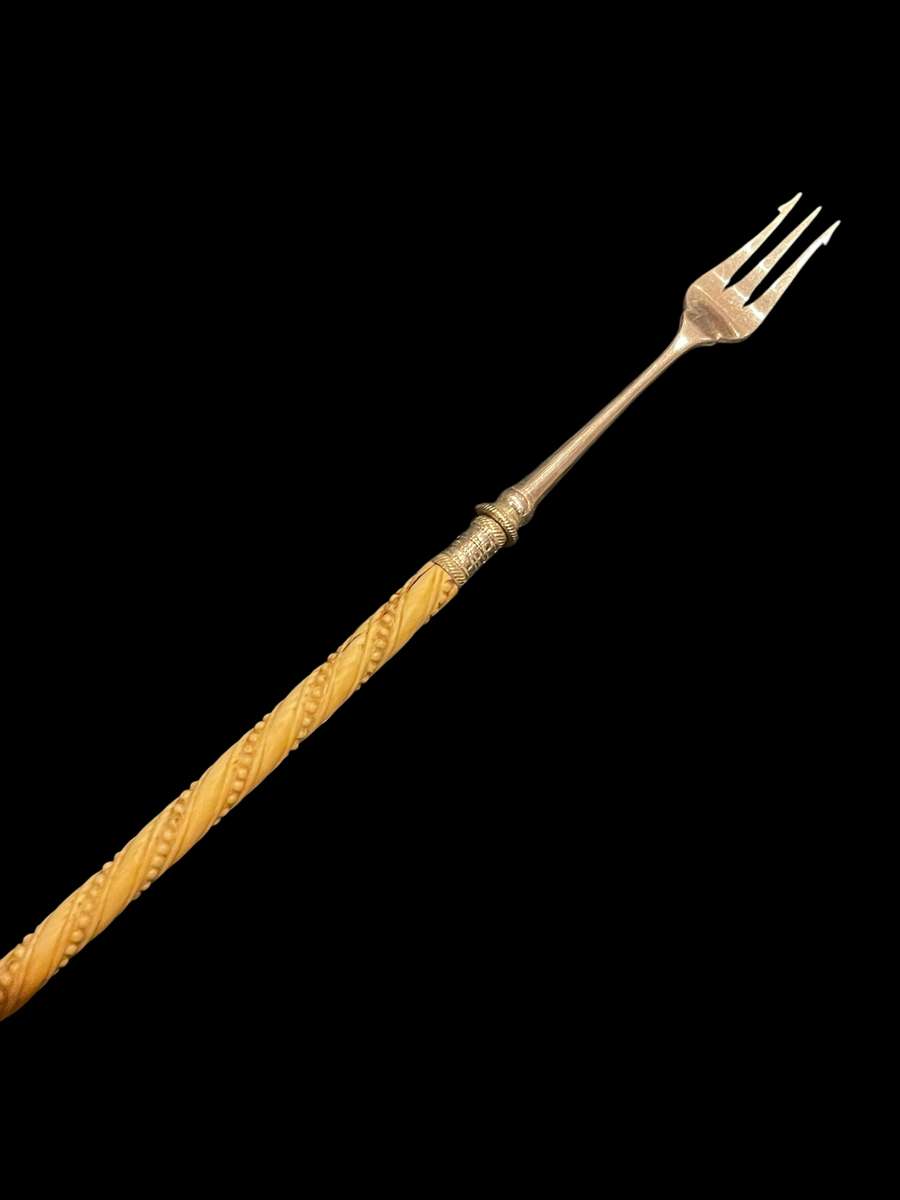Pickle fork bone handled(NR