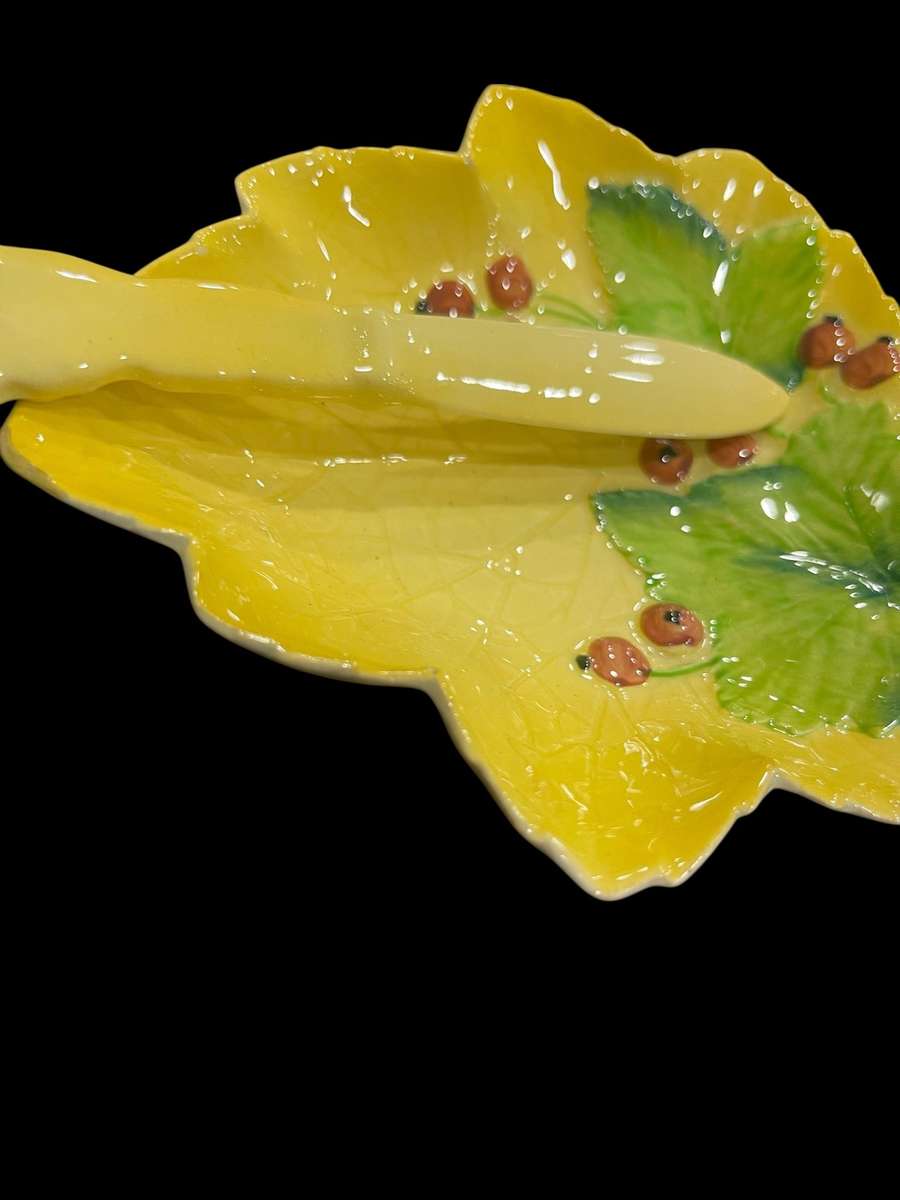 Plate  Carltonware(B)