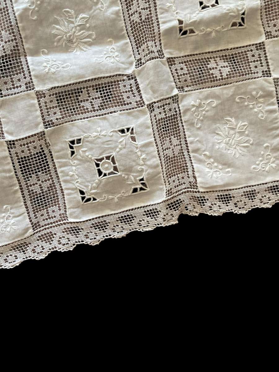 Table centre piece/overlay(NR61)