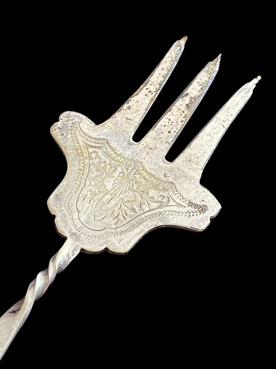 Pickle/pastry fork Sterling silver(NR46)antique