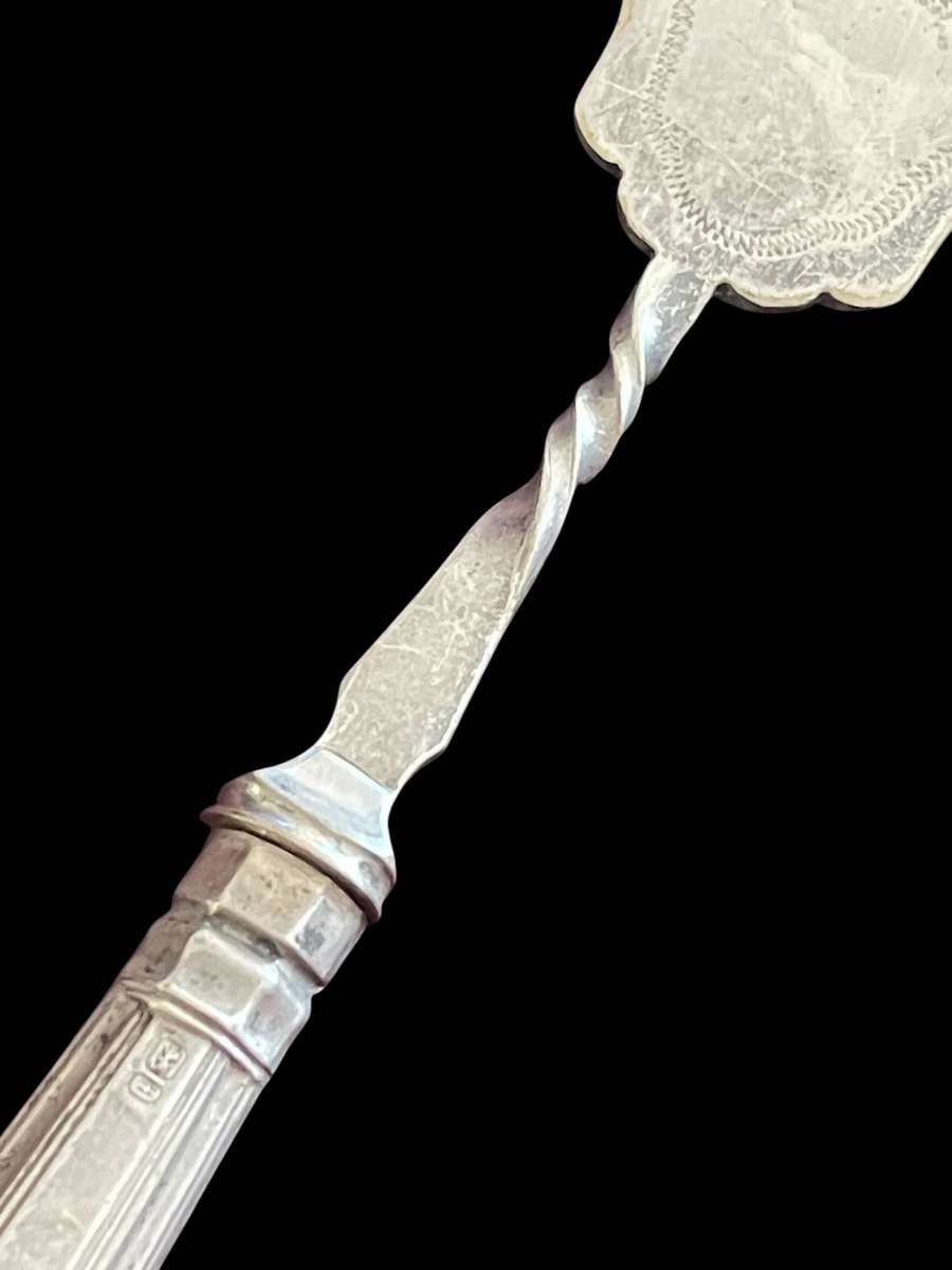 Pickle/pastry fork Sterling silver(NR46)antique