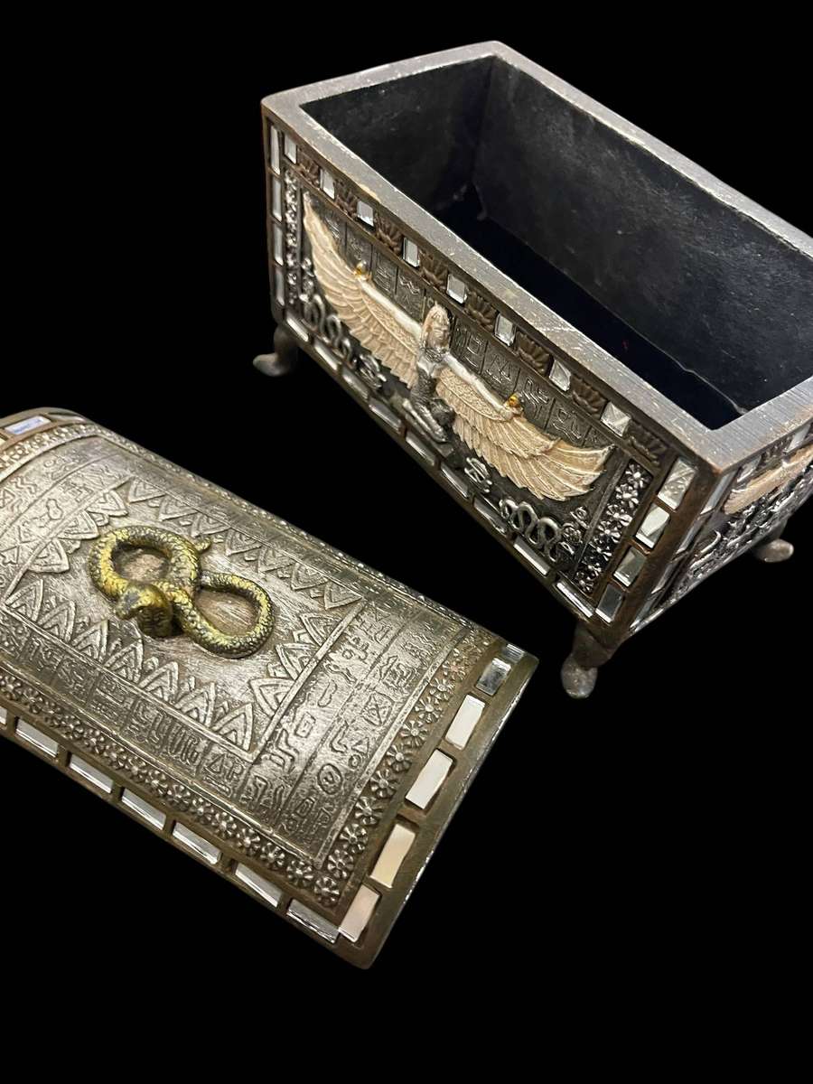 Trinket/jewellery holder Egypt