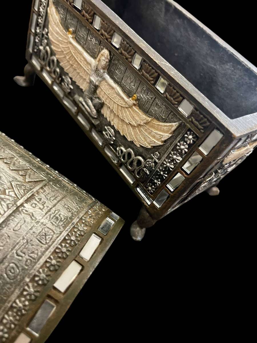 Trinket/jewellery holder Egypt