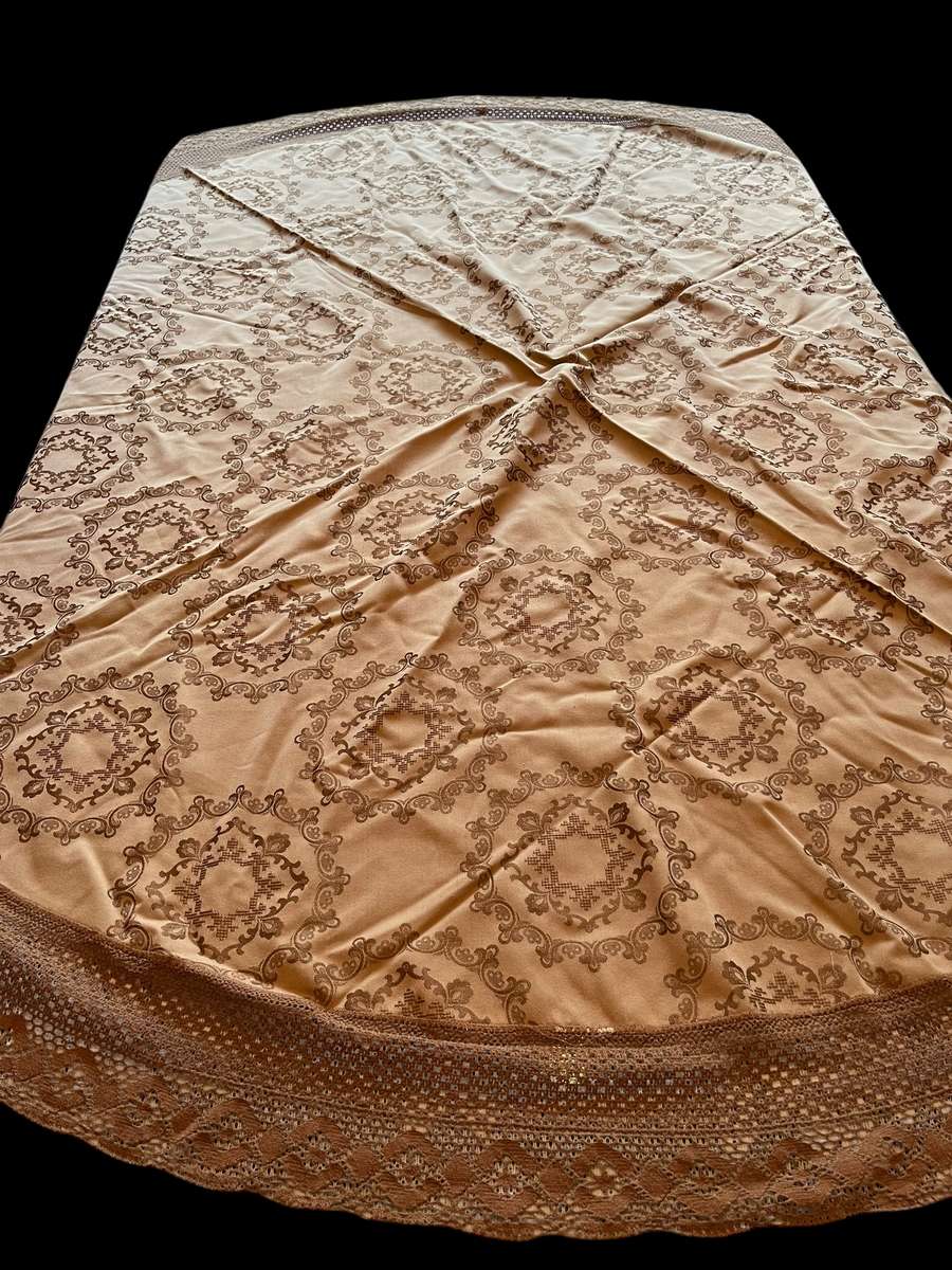 Tablecloth/throw brocade