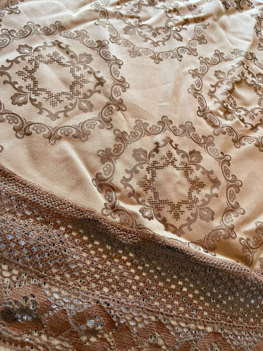 Tablecloth/throw brocade