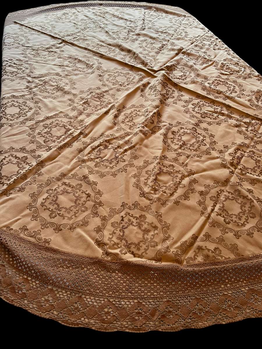 Tablecloth/throw brocade